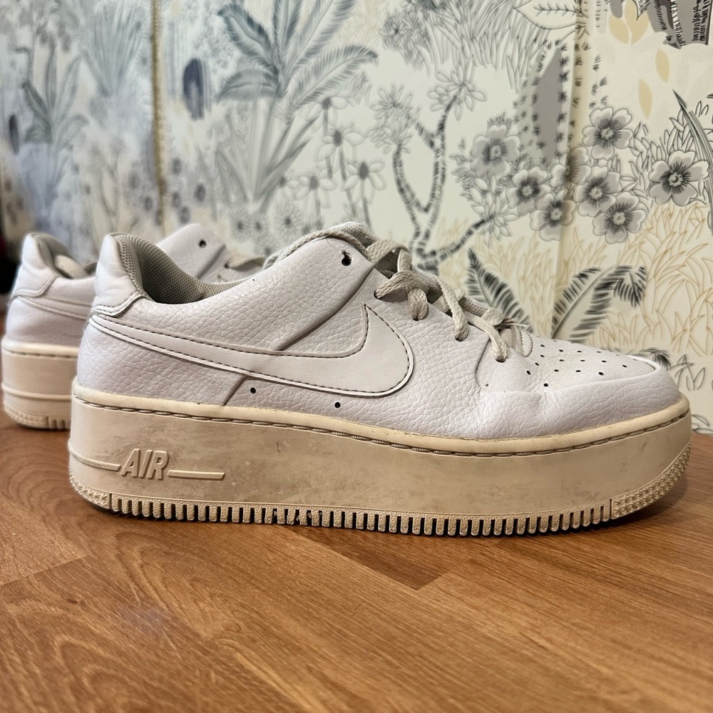 Nike Cream Sneakers Classic Design Comfort - Air Force 1